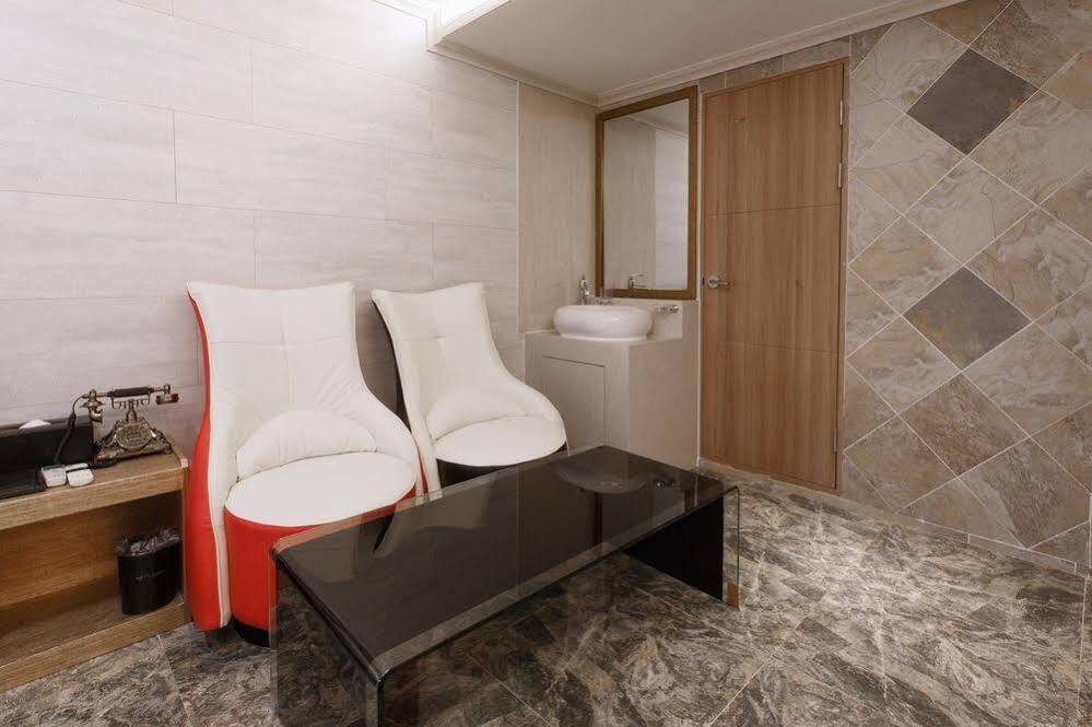 I.Y Hotel Suwon Eksteriør bilde