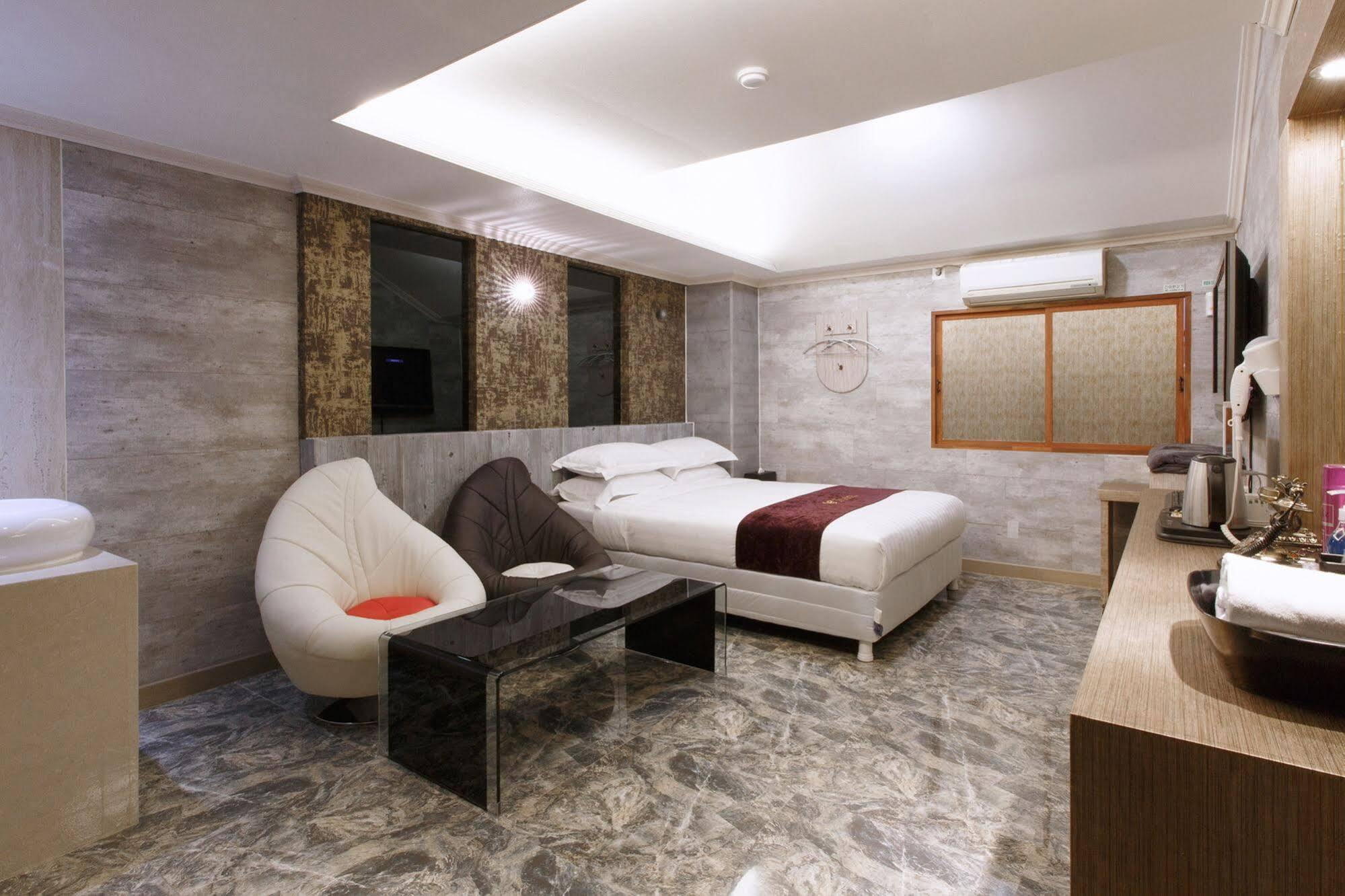 I.Y Hotel Suwon Eksteriør bilde